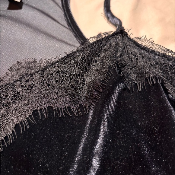 Nine West Elegant Black Velvet Chemise - Picture 4 of 5